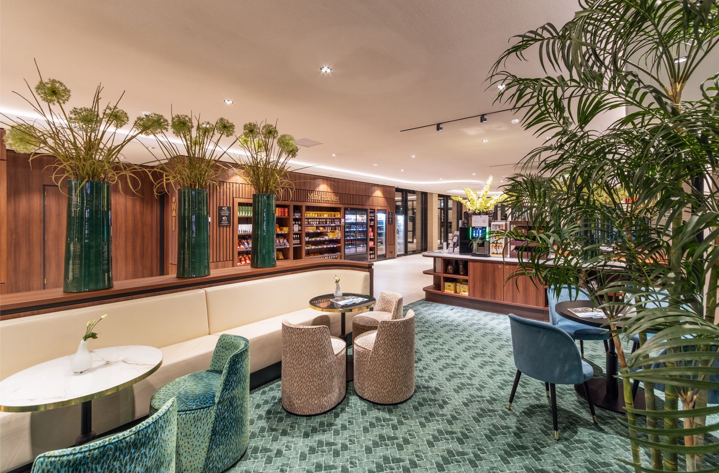 Van-der-Valk-Hotel-Schiphol-Lobby-3