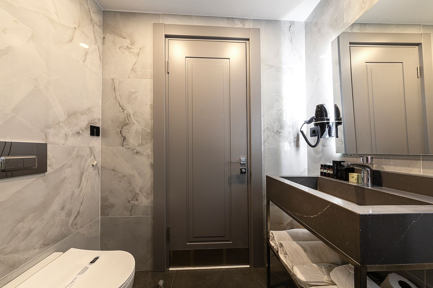 Pera Bosphorus Hotel-Turkey-Beyoğlu-Room-9