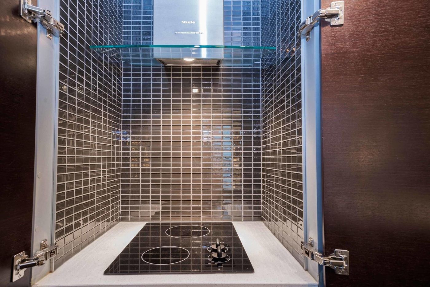 La-Grande-Residence-Vancouver-At-The-Sutton-Place-Room-27