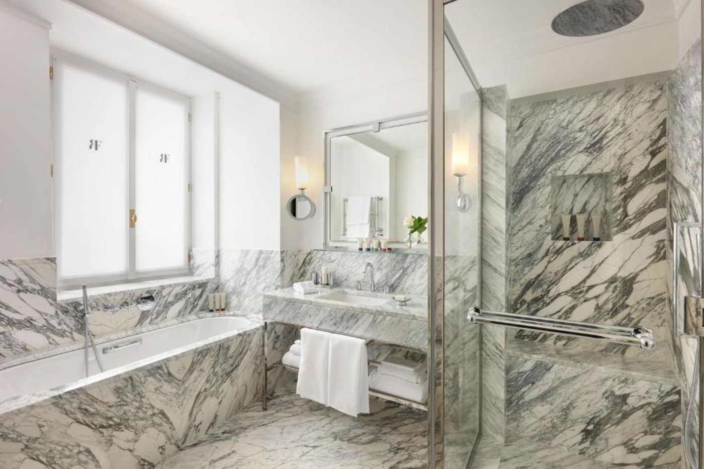 Hotel-De-Russie-Room-32