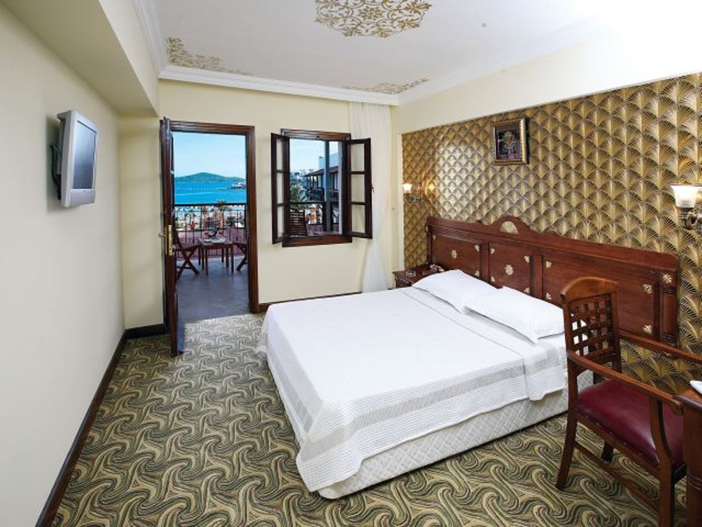 Costa Bitez Han Beach Hotel