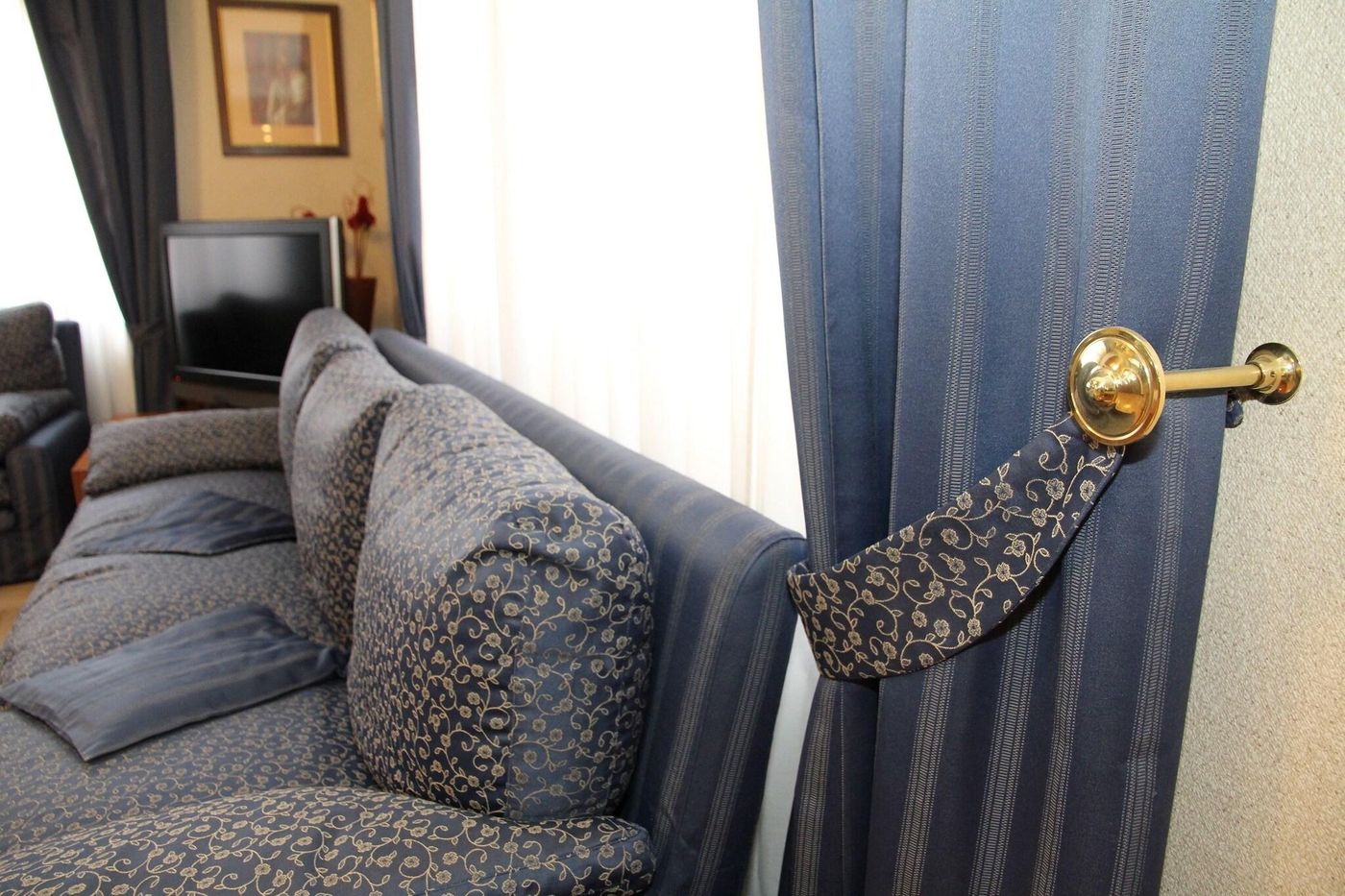 Hotel-Da-Remo-Lobby-8