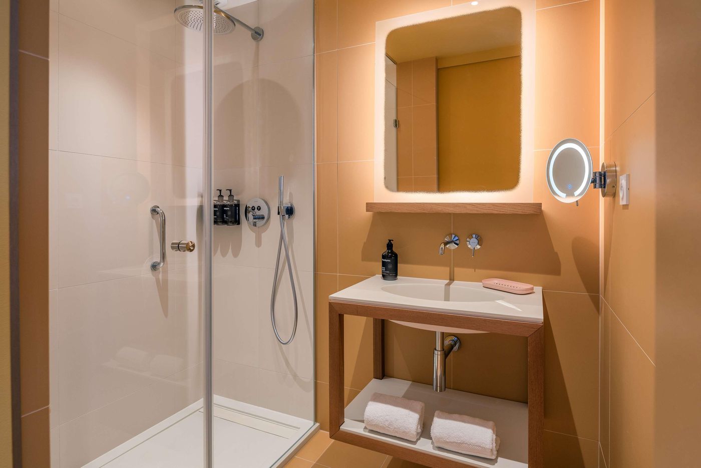 Canopy-by-Hilton-Cannes-Room-47