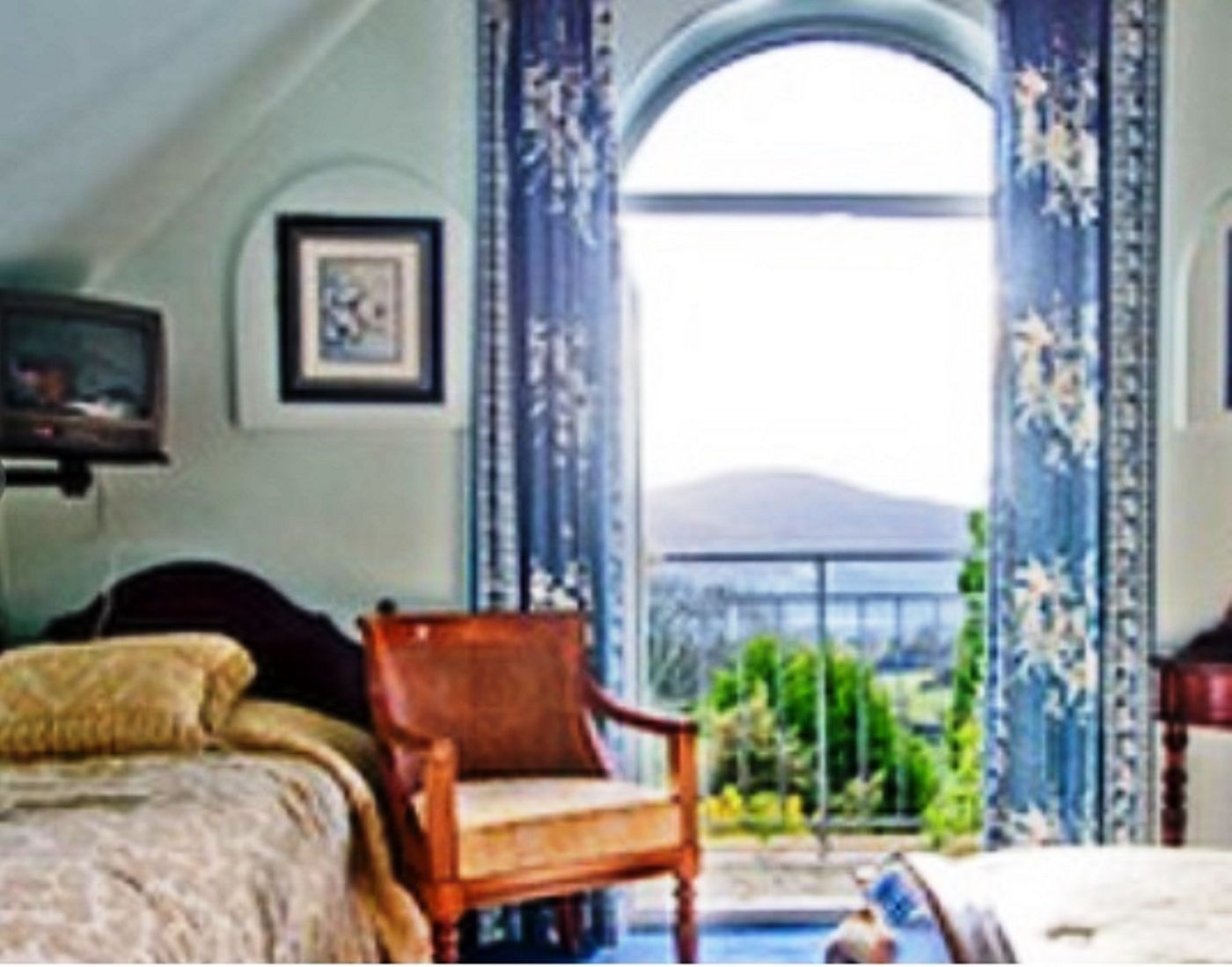 Tara Farm-Ireland-Kenmare-Room-8