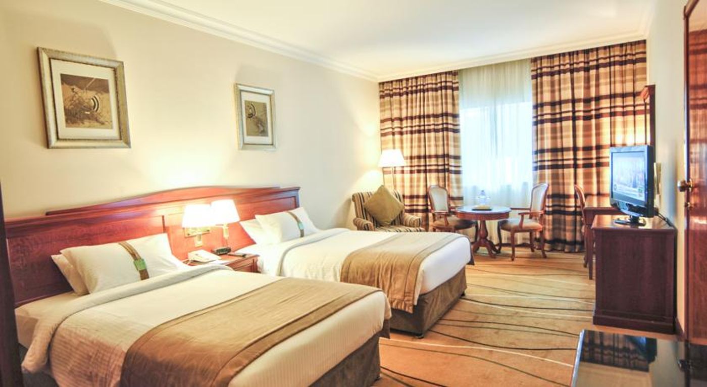 Excelsior Hotel Downtown