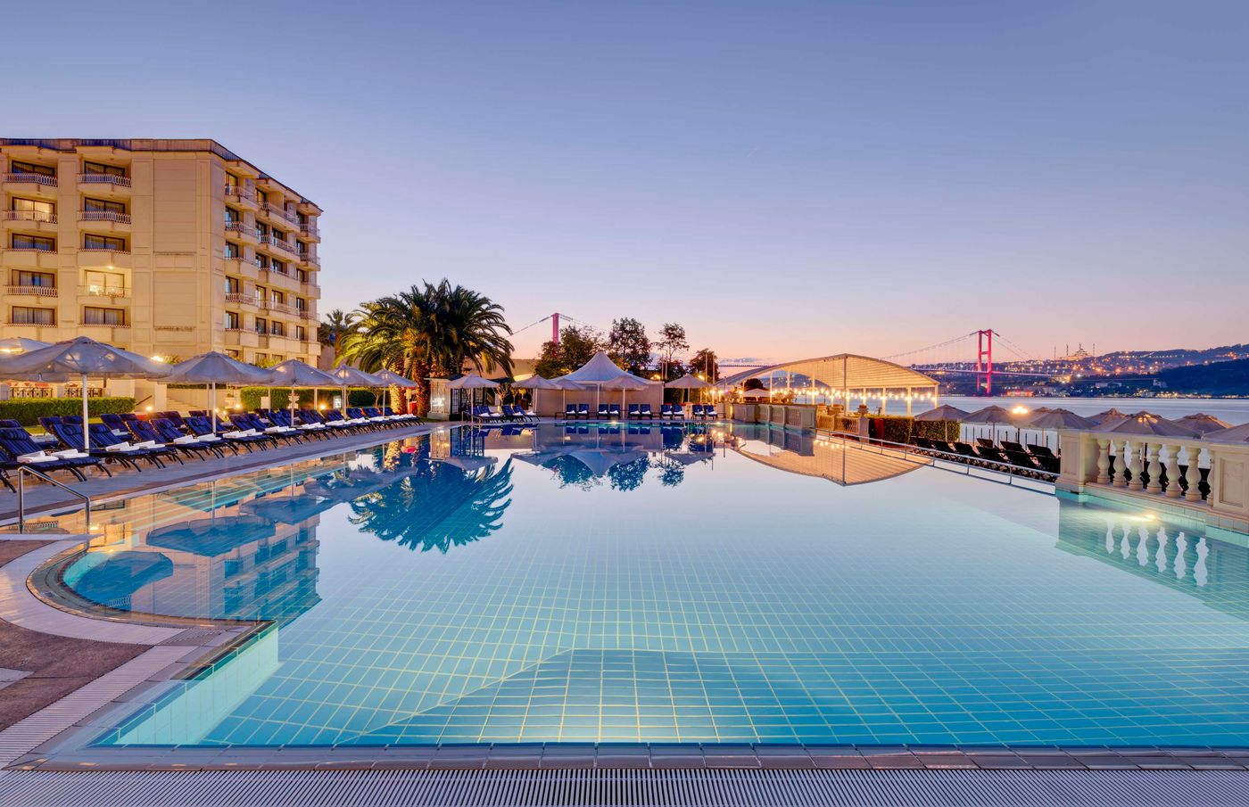 Ciragan-Palace-Kempinski-Istanbul-Pool-128