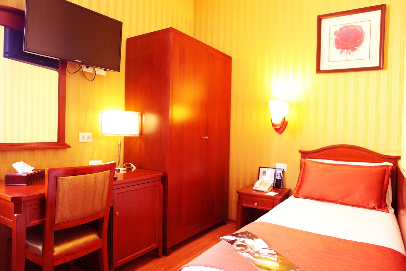 Augusta-Lucilla-Palace-Room-21