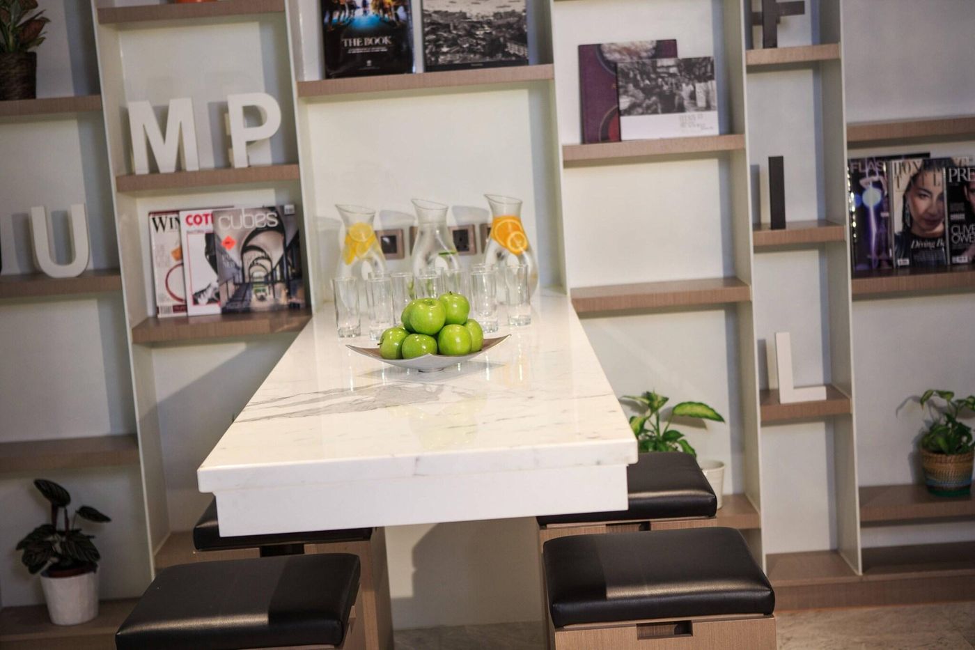 Renaissance-Hong-Kong-Harbour-View-Hotel-General-view-20