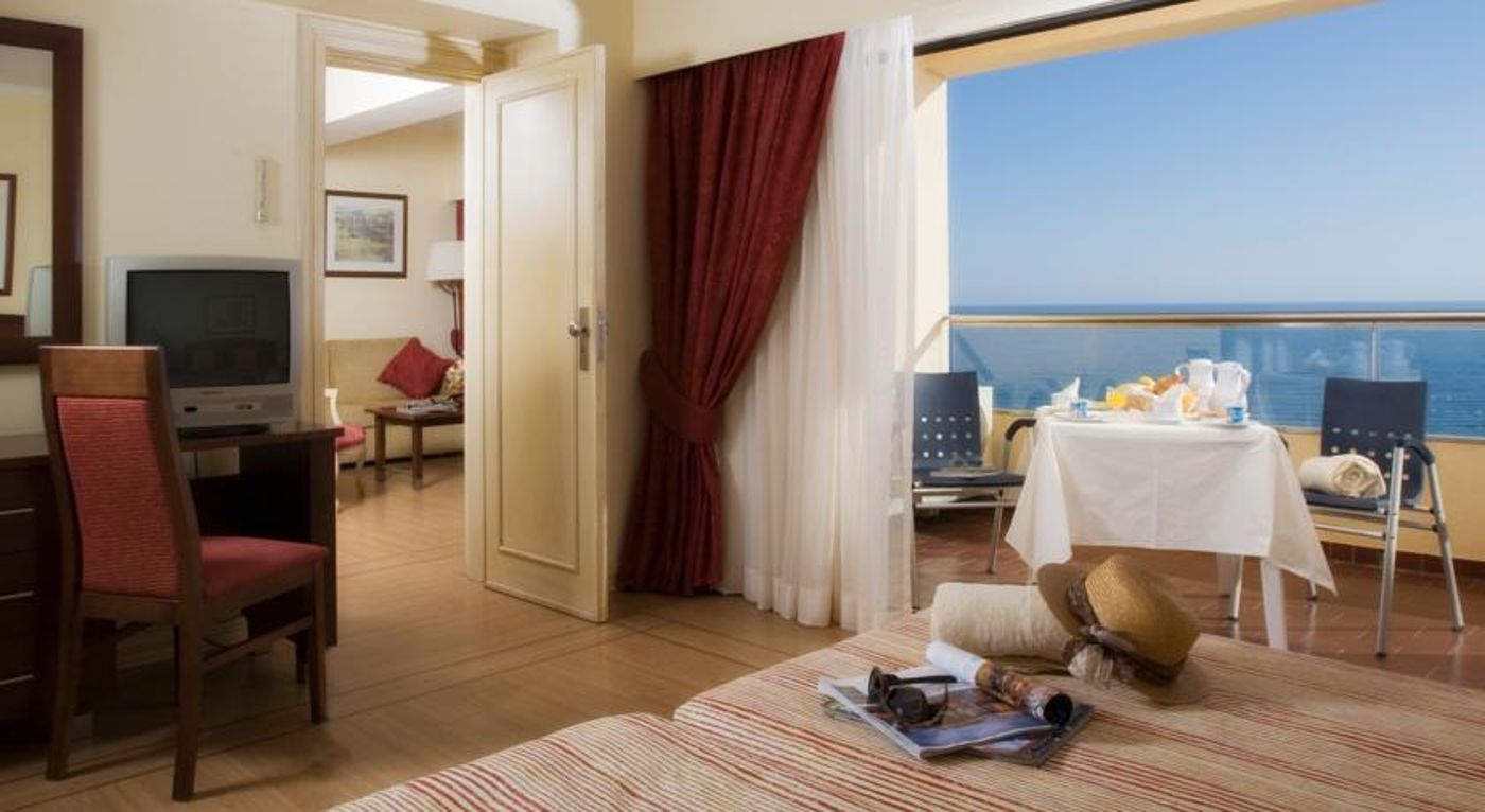 Yellow Praia Monte Gordo