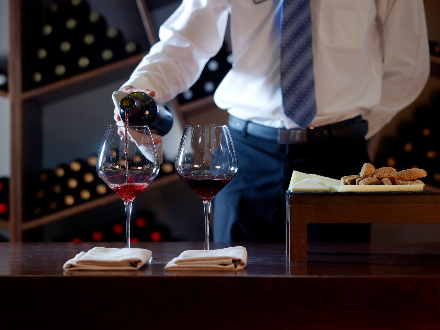 The-Royal-Blue-Bar-62