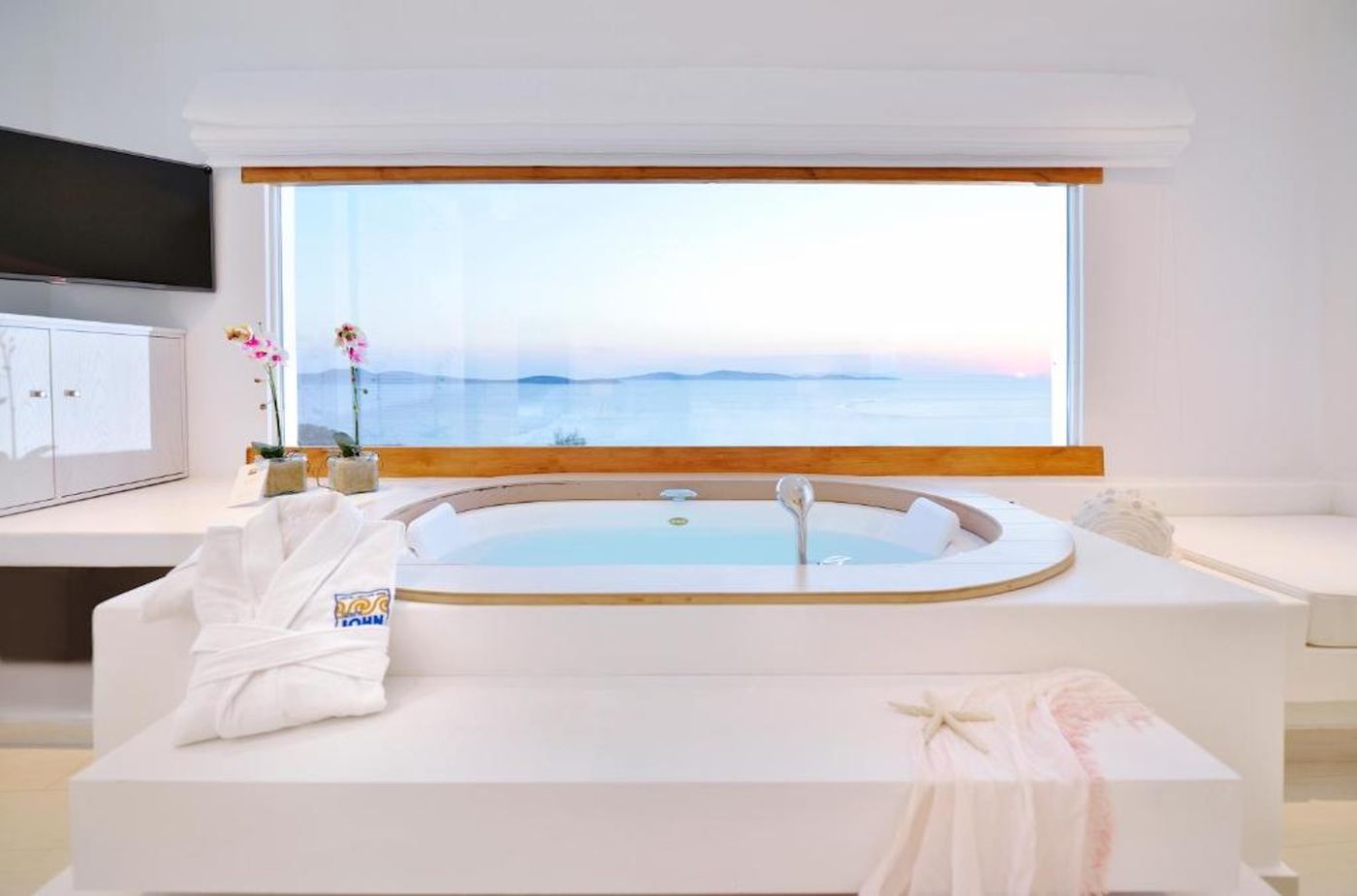 Saint-John-Hotel-Villas---Spa-Room-89