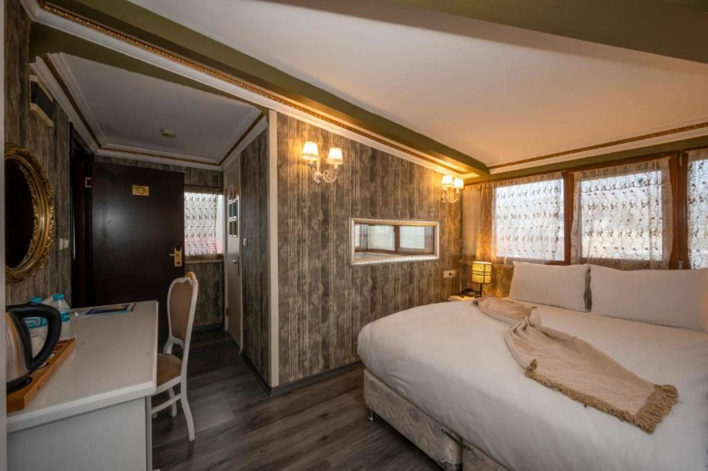 Kupeli-Palace-Room-14