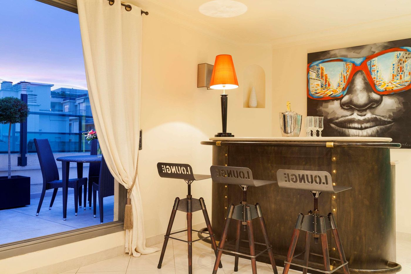 Neho-Suites-Cannes-Croisette-Room-53