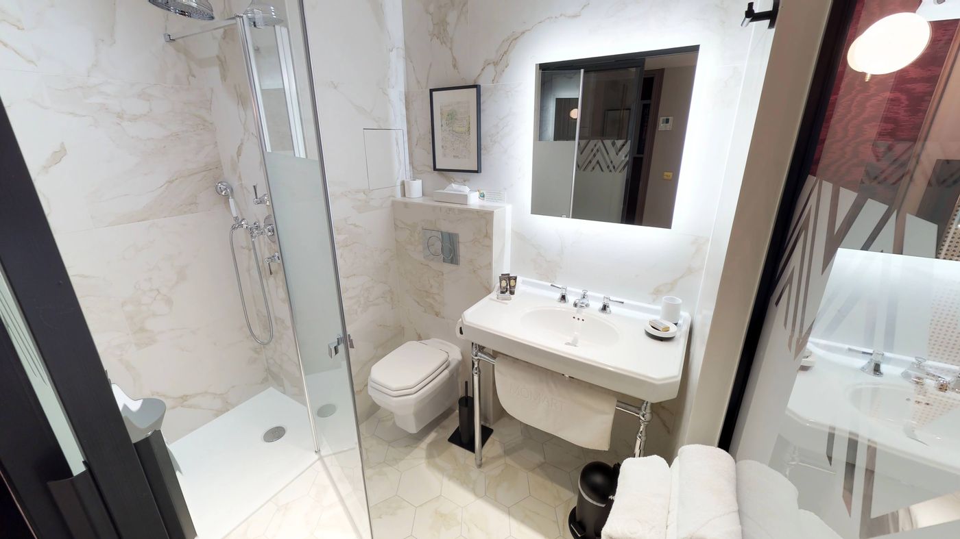 Mom-Art-Hotel-Room-16