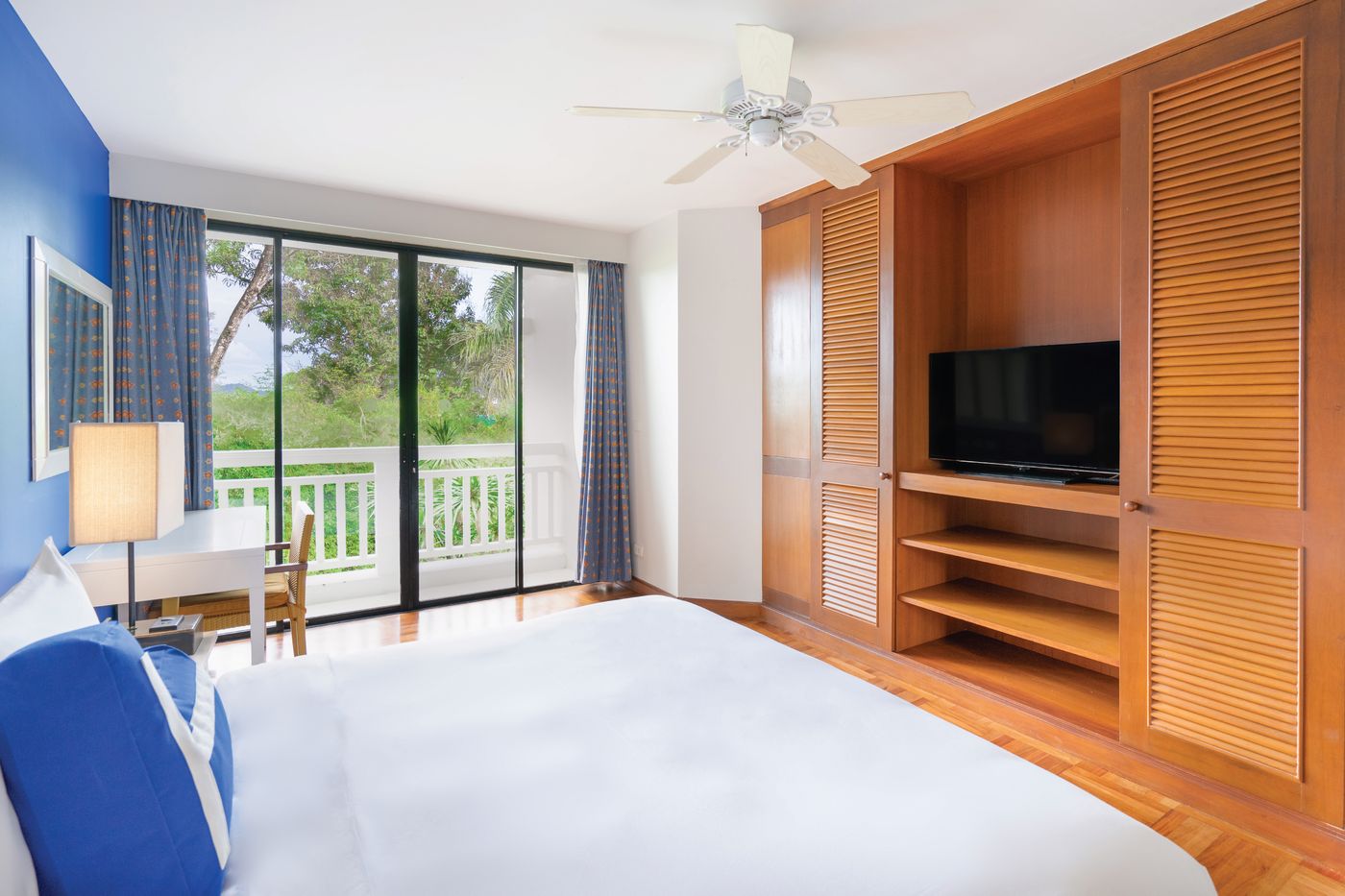 HOMM-Suites-Laguna---a-brand-of-Banyan-Group-Room-23
