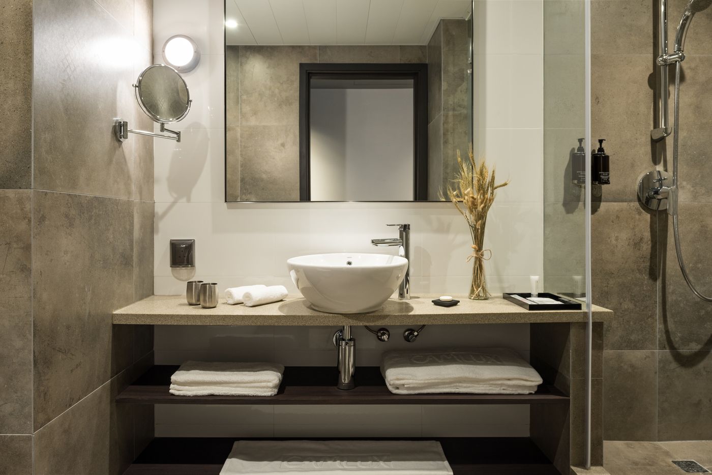 Camlux-Hotel-Room-13