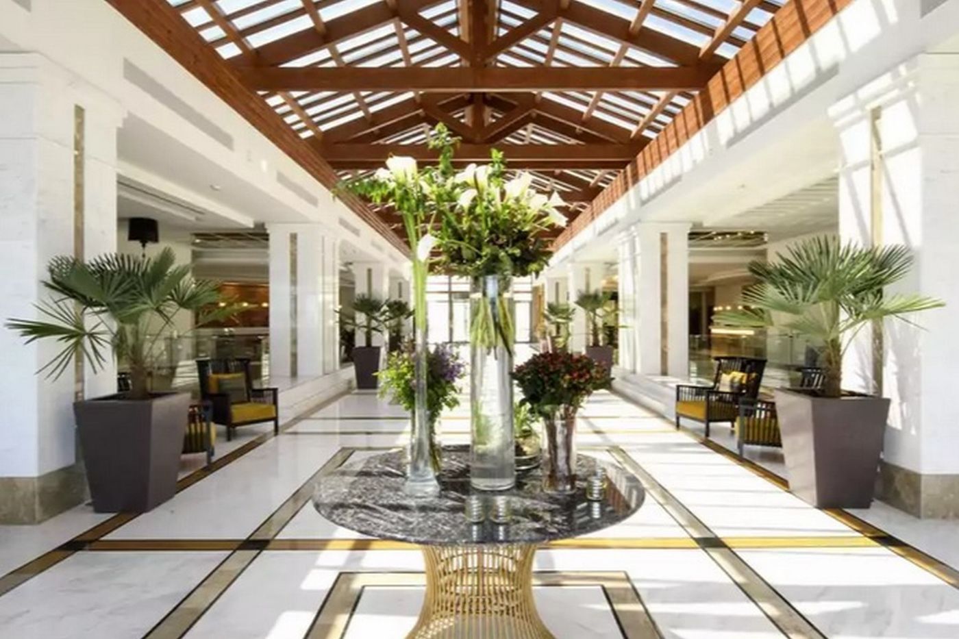 Miraggio-Thermal-Spa-Resort-Lobby-55