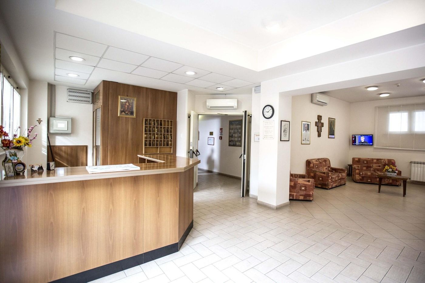 Istituto Piccole Ancelle Di Cristo Re-Italy-ROME-Lobby-5