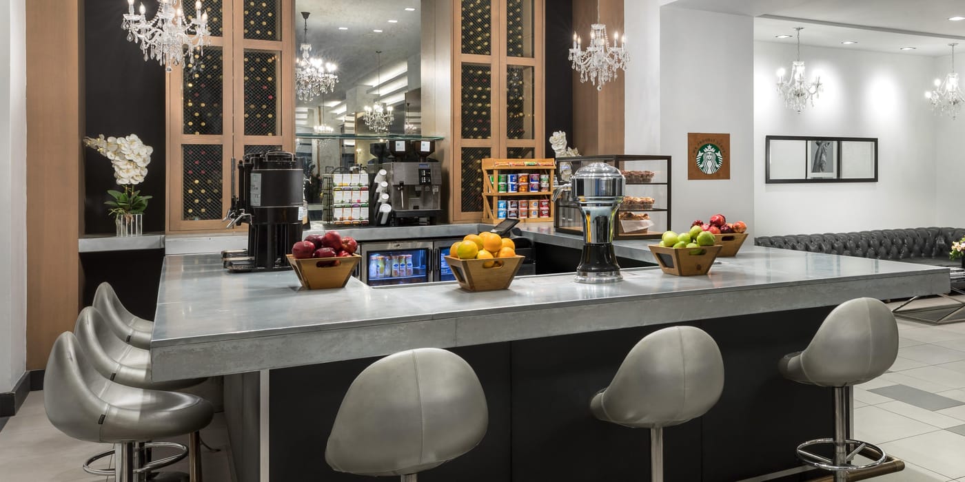 The-Manhattan-at-Times-Square-Hotel-Restaurant-2