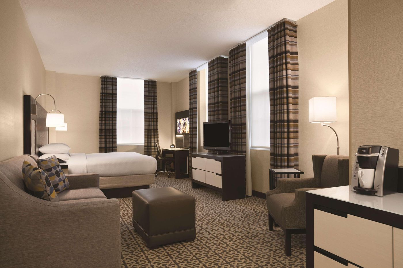 Doubletree-by-Hilton-Boston-Downtown-Room-9