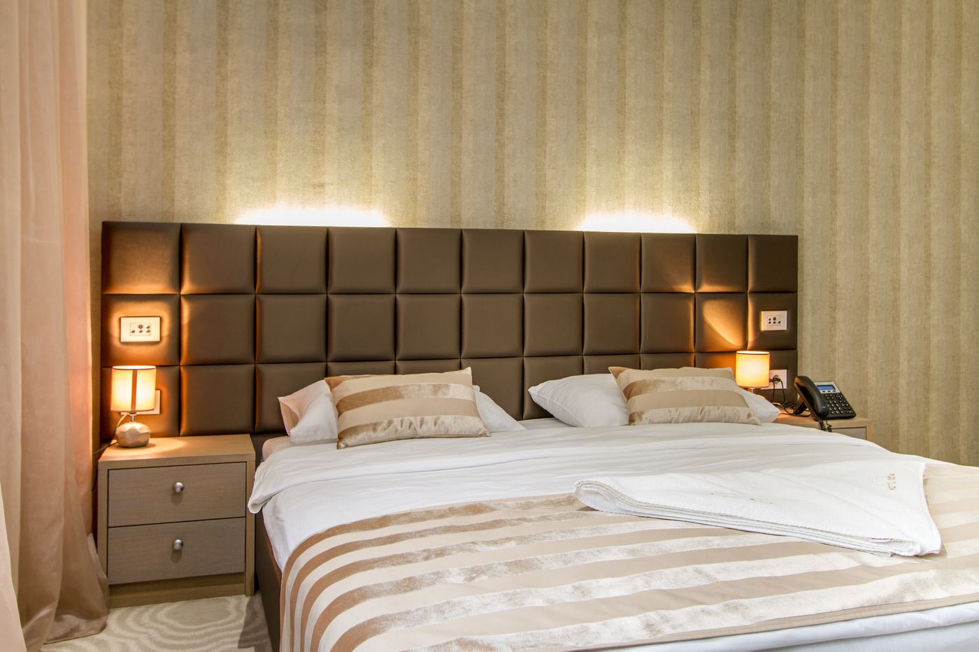 Royal Airport-Croatia-ZAGREB - VELIKA GORICA-Room-10