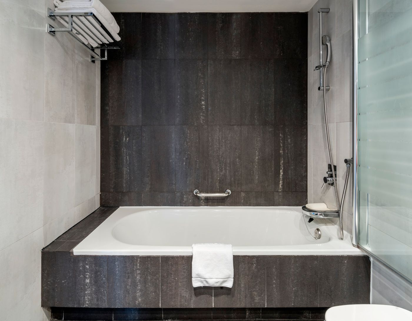 Ilunion-Suites-Madrid-----Room-32