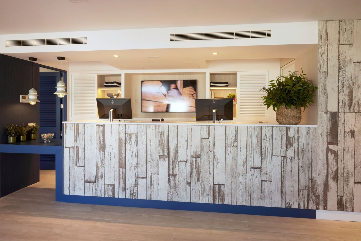 Catalonia-Mirador-des-Port-Lobby-70