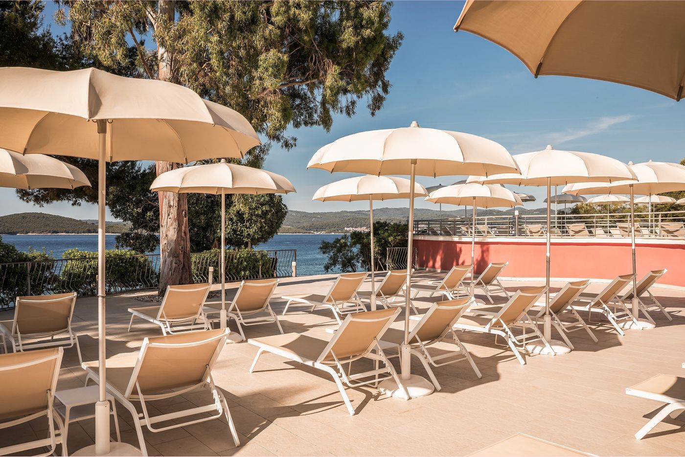 Aminess-Bellevue-Hotel-Pool-50