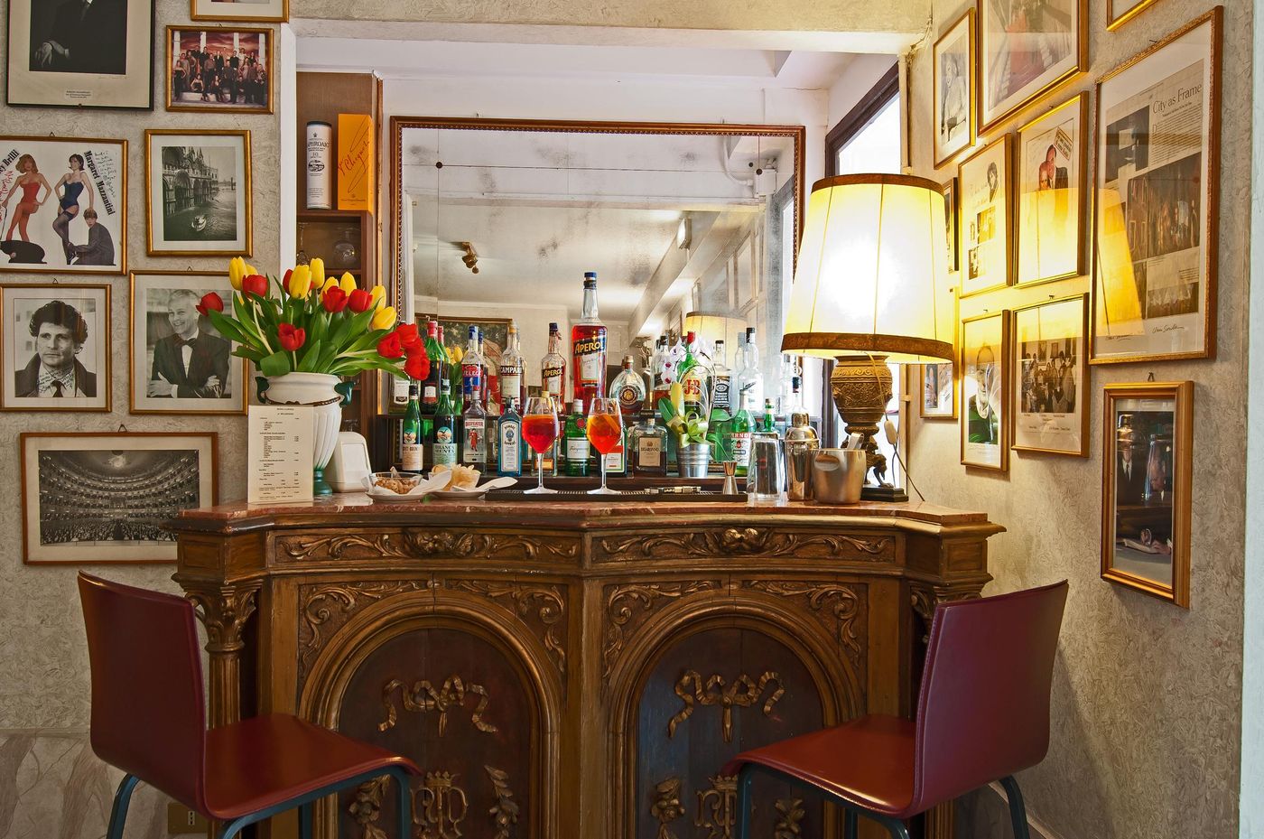 La-Fenice-et-des-Artistes-Bar-20