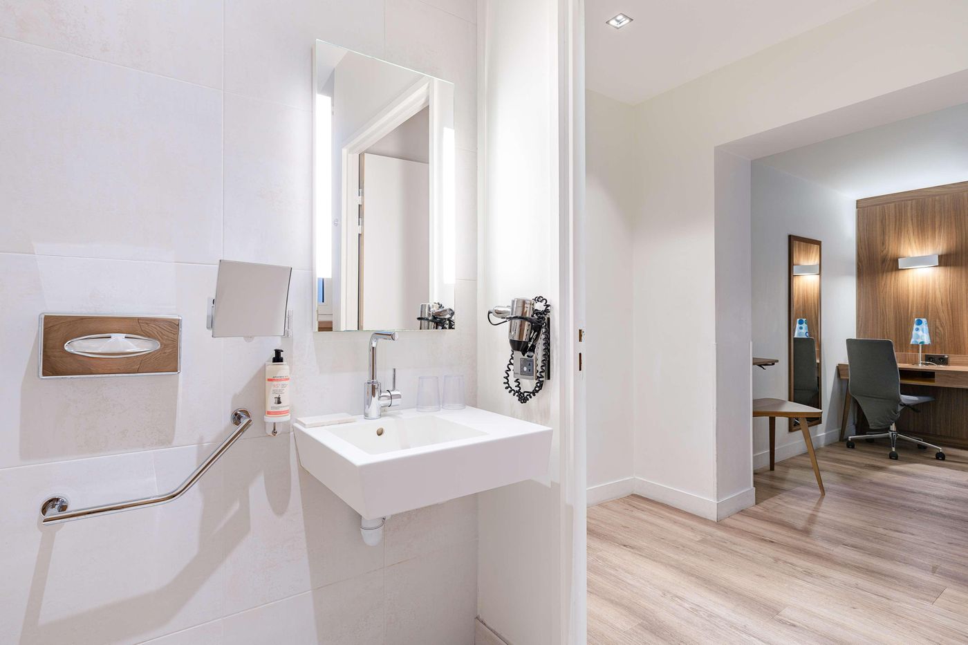 Best-Western-Plus-61-Paris-Nation-Hotel-Room-19