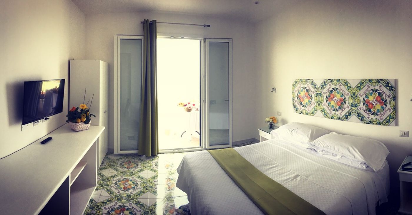 Villa-Pina-Antico-Francischiello-Room-14