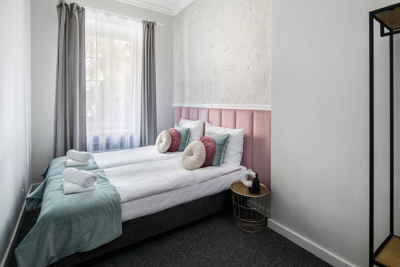 Green-Avenue-Apartments-Room-26