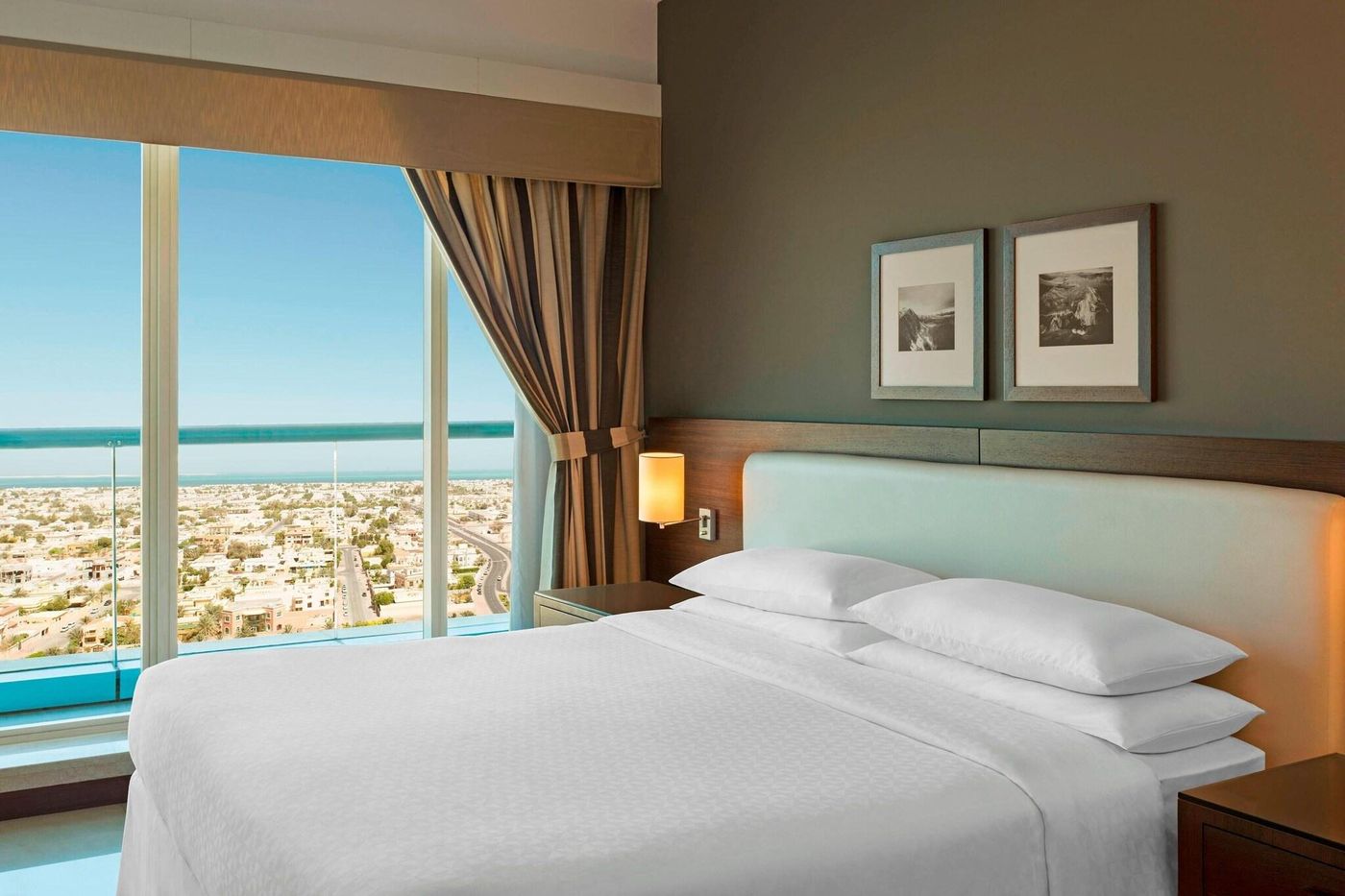 Four-Points-by-Sheraton-Sheikh-Zayed-Road-Room-26