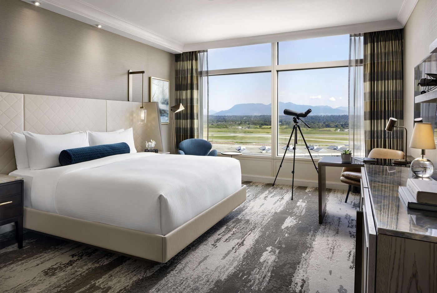 Fairmont-Vancouver-Airport-Room-26