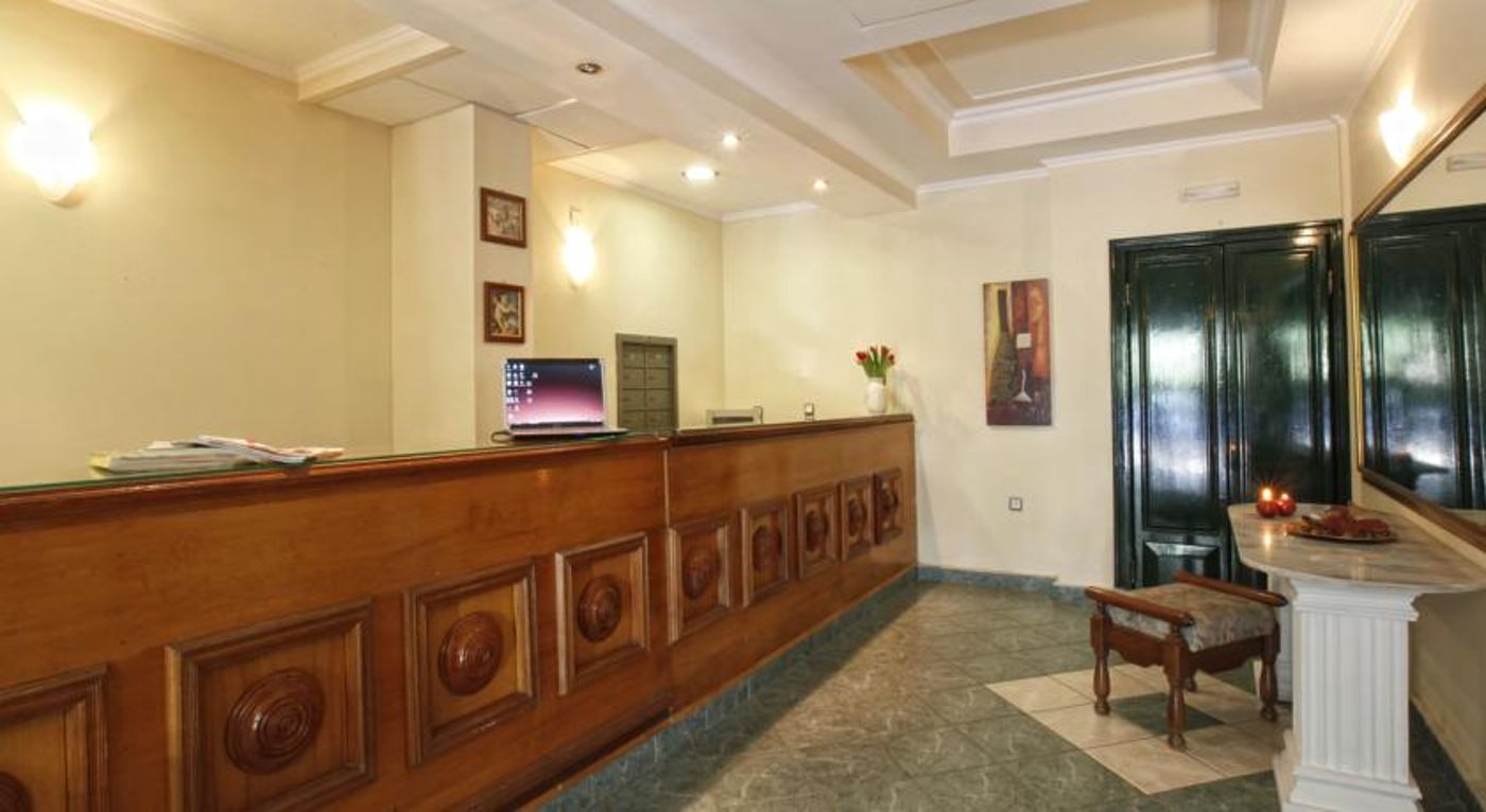 Galaxias & Eyan Hotel