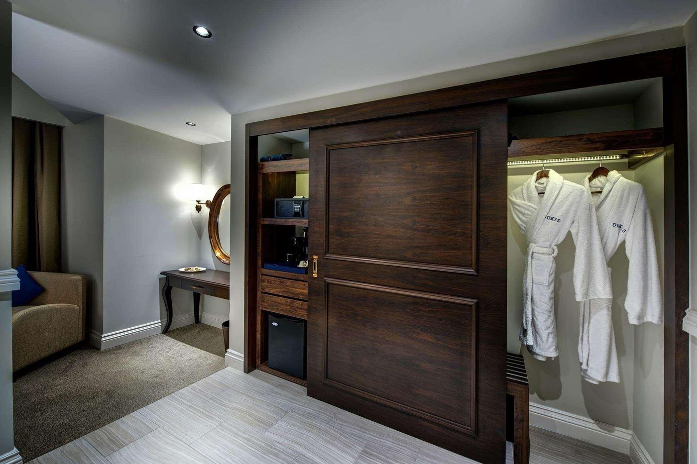 Dukes-The-Palm--a-Royal-Hideaway-Hotel-Lobby-52