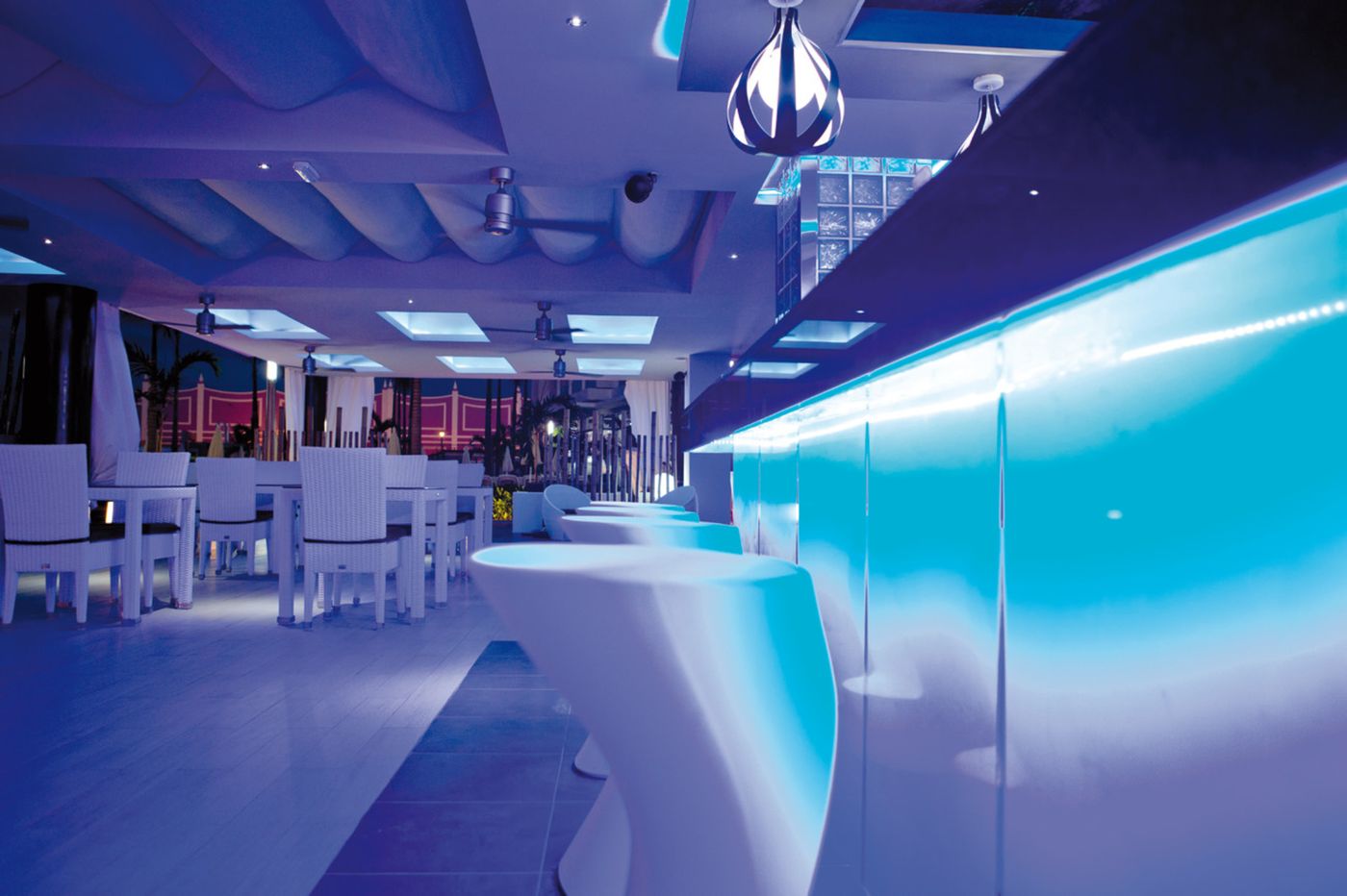 Riu-Palace-Jamaica-All-Inlcusive-Bar-37