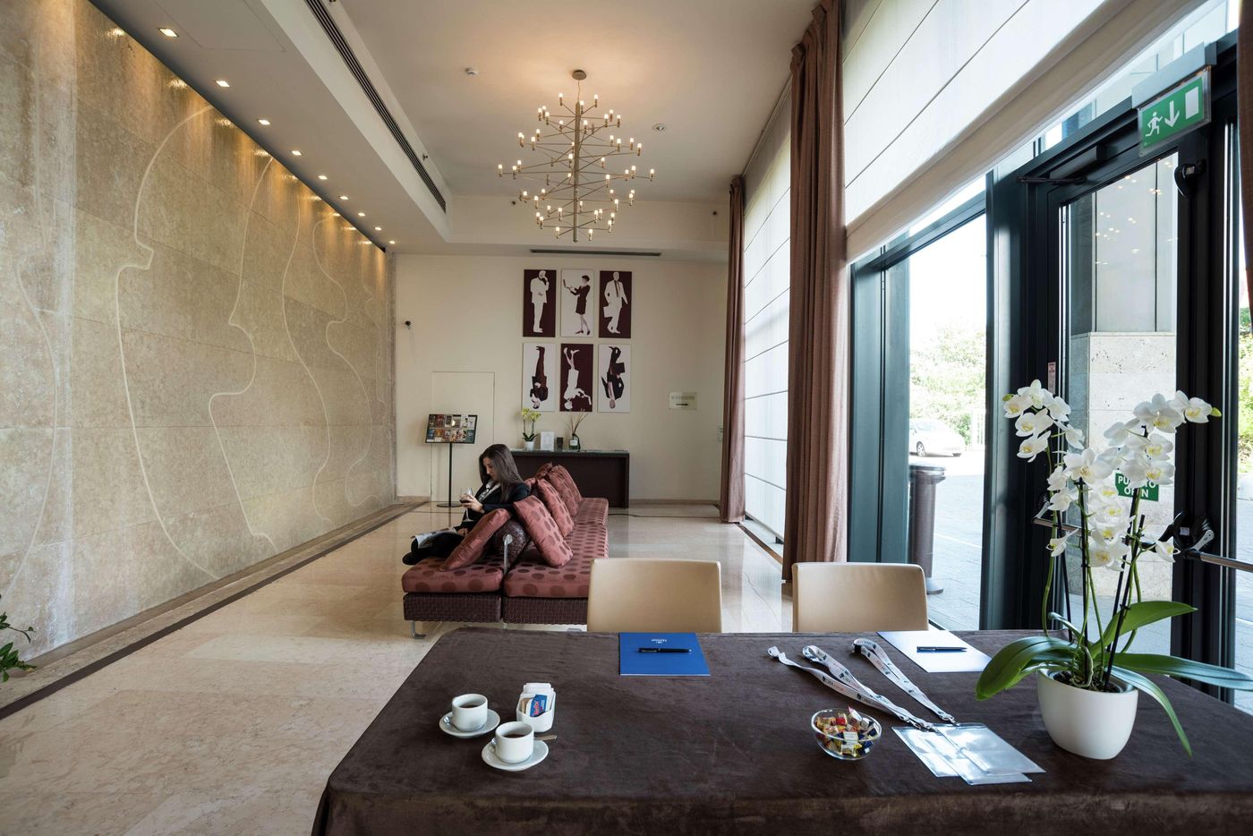 DoubleTree-by-Hilton-Florence-Metropole-Lobby-15