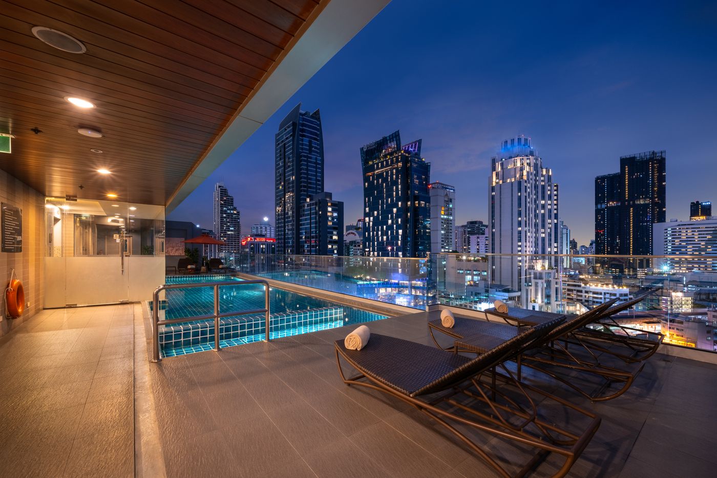 Adelphi-Suites-Bangkok-Pool-69
