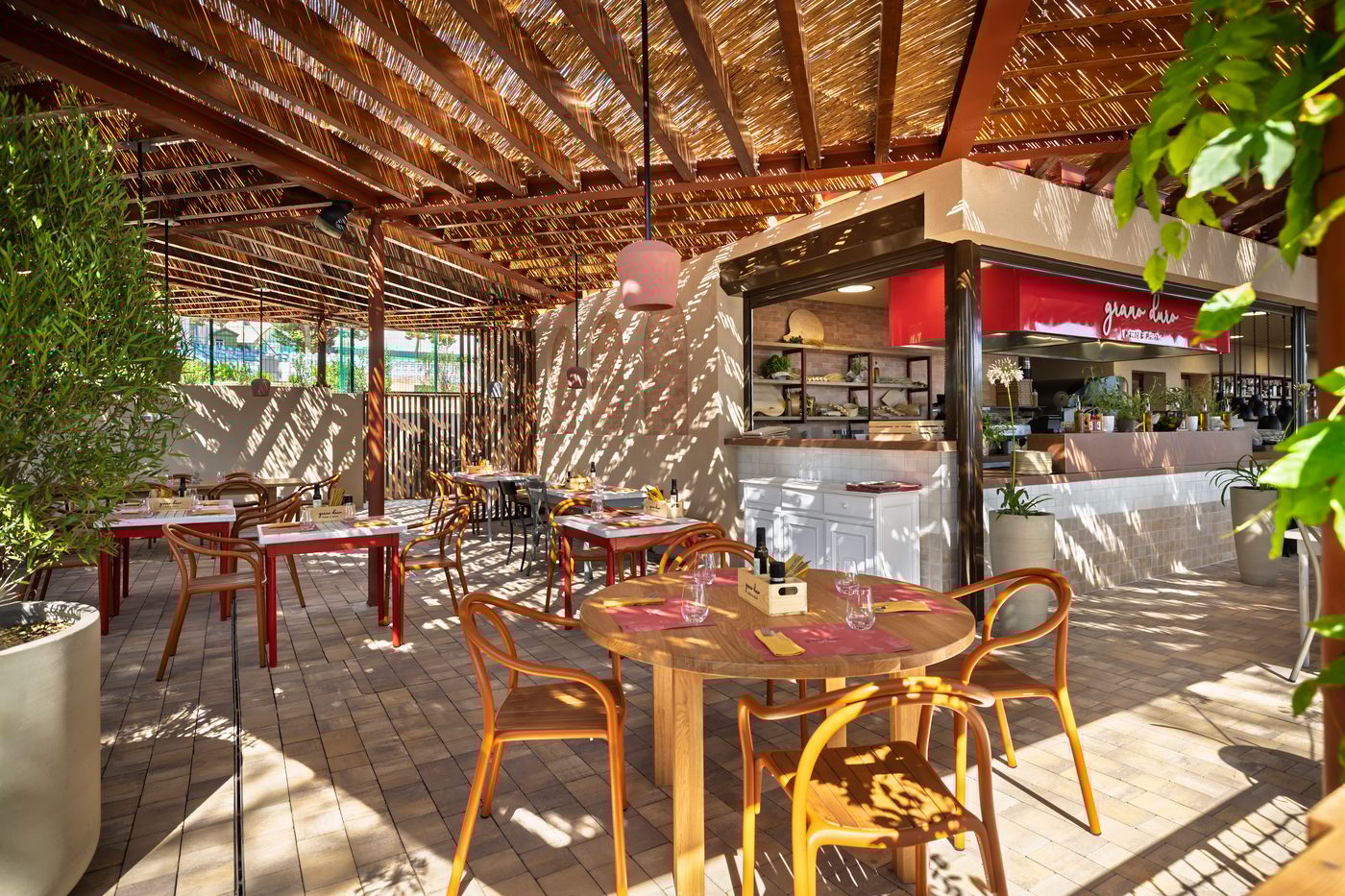 Sunny-Makarska-by-Valamar-Restaurant-12