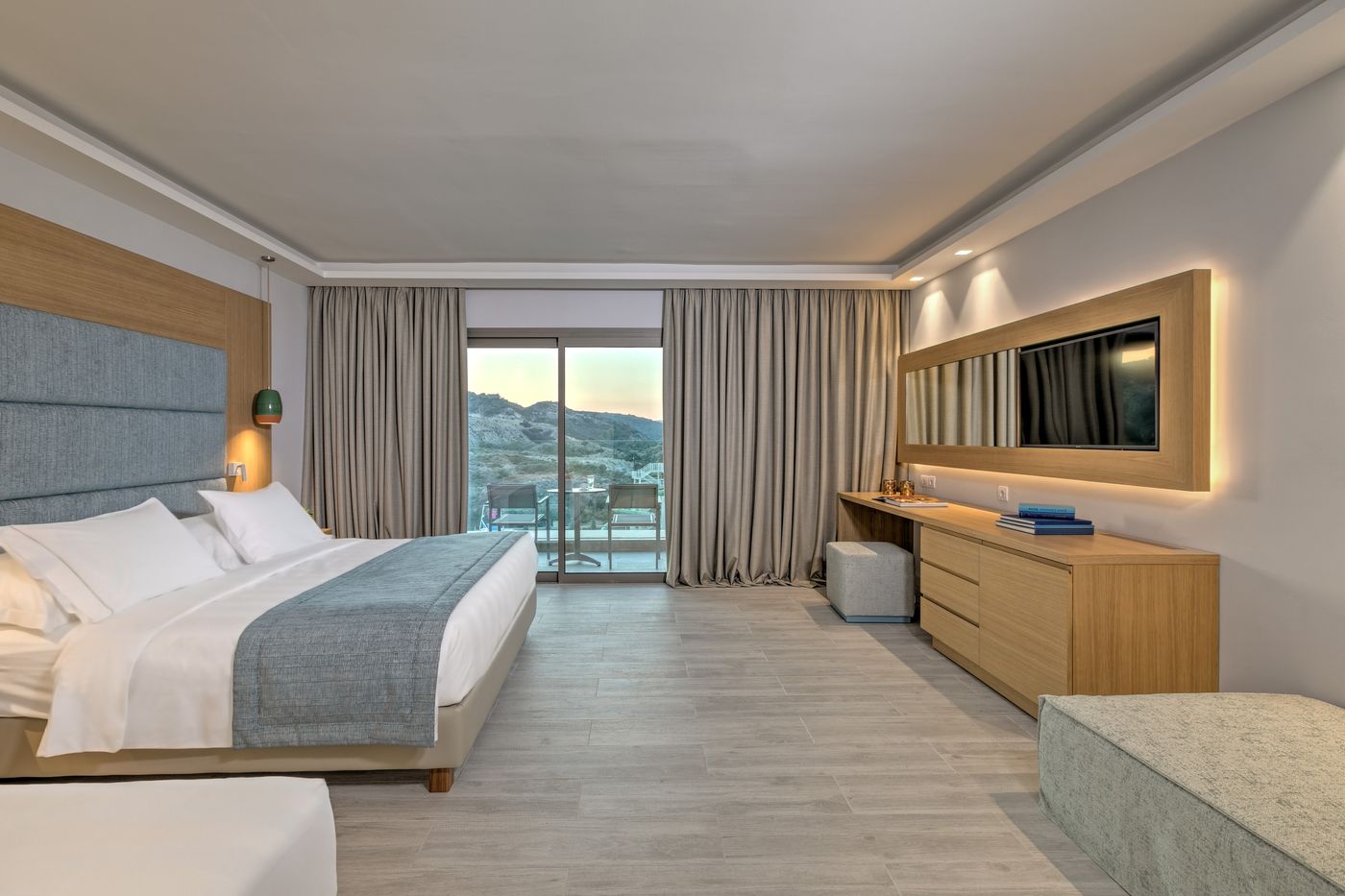 Amada Colossos Resort