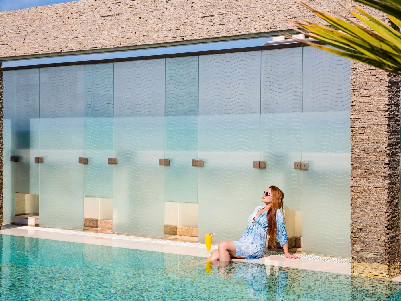 Novotel-Suites-Mall-Avenue-Dubai-Pool-9