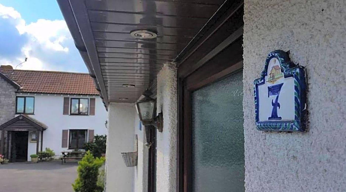 Milton's Lodge-United Kingdom-Langford-General view-8