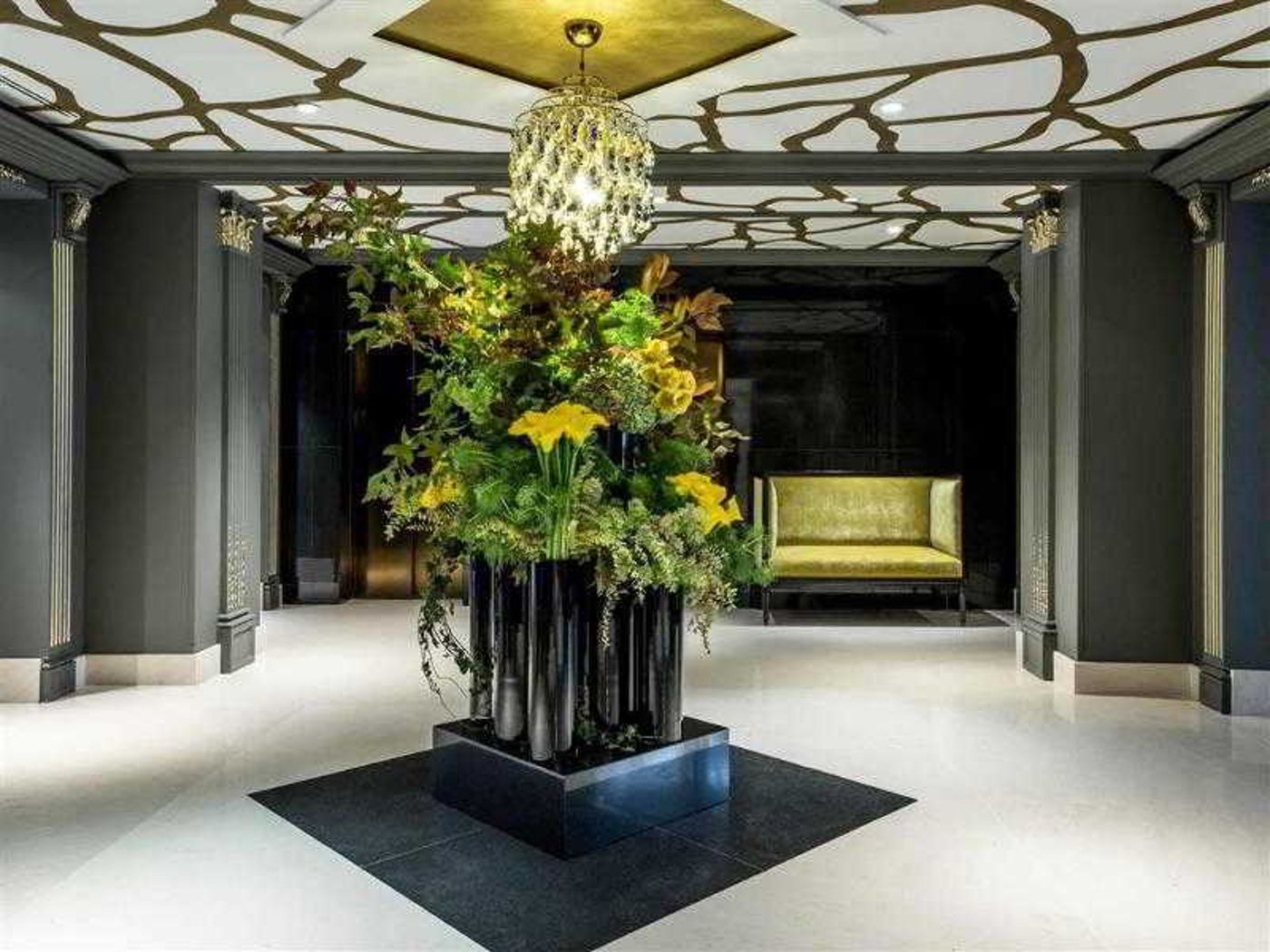 Sofitel-Paris-Le-Faubourg-Lobby-28