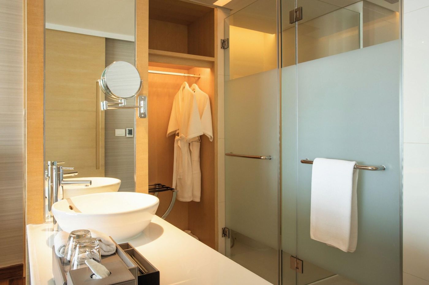 AVANI--Riverside-Bangkok-Hotel-Room-34