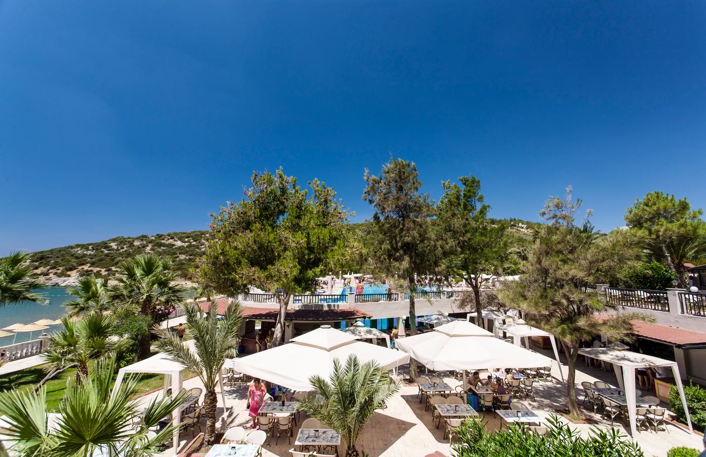 Tusan-Beach-Resort-Bar-8