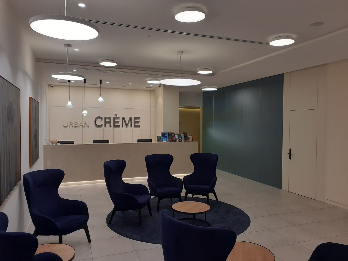 Urban-Creme-Lobby-1