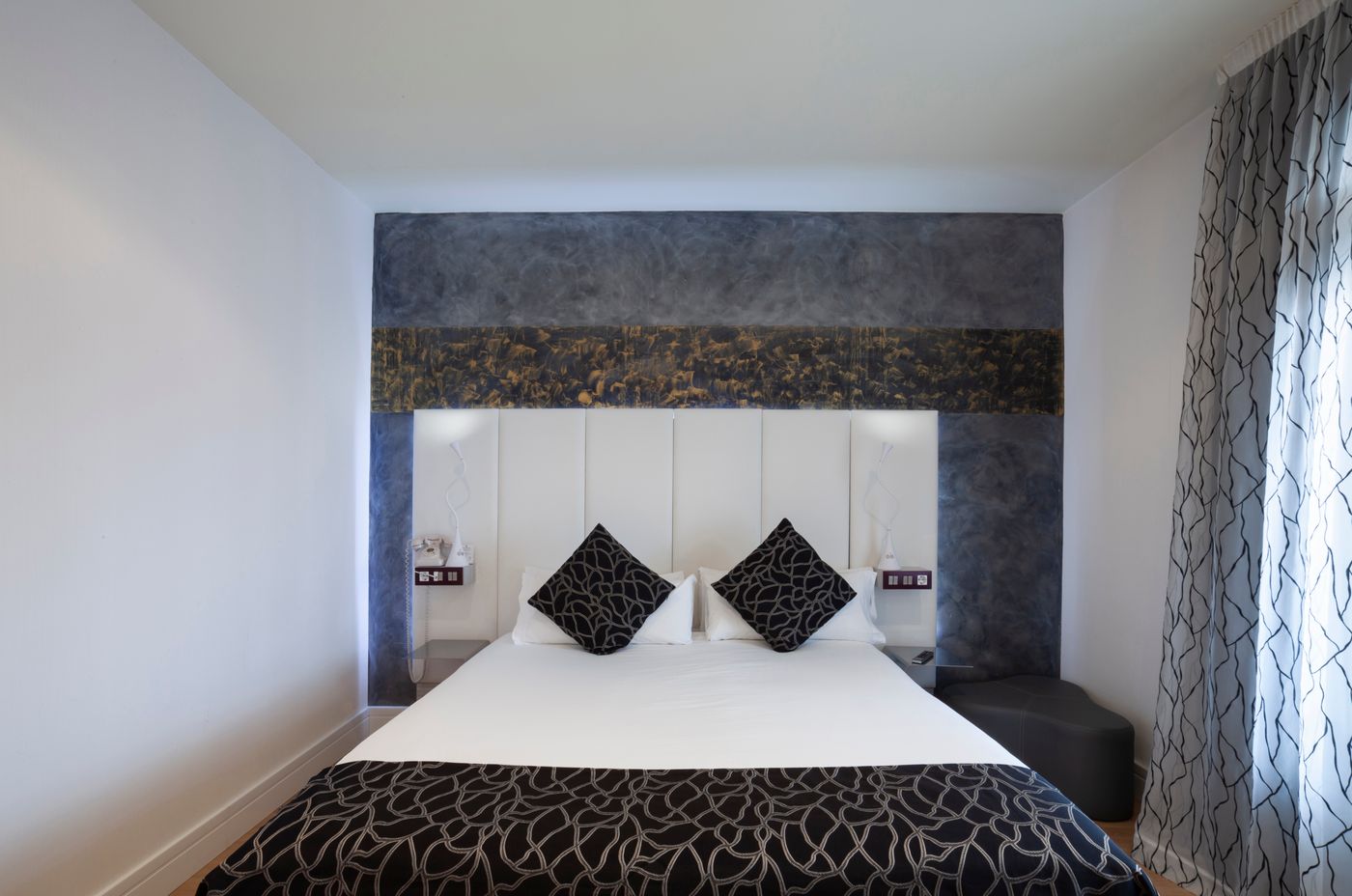 Petit-Palace-Savoy-Alfonso-XII-Room-36