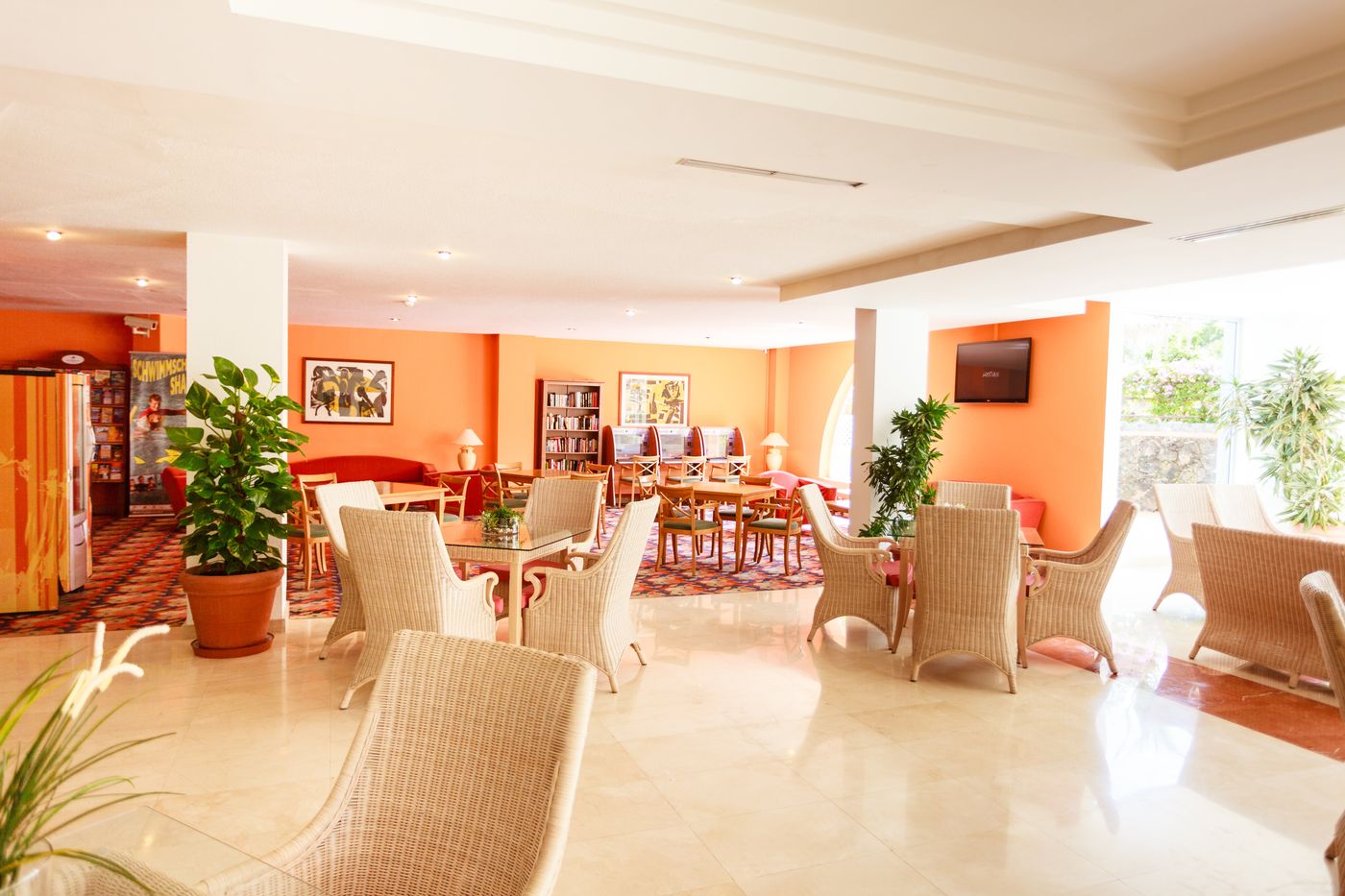 IFA-Altamarena-Lobby-35