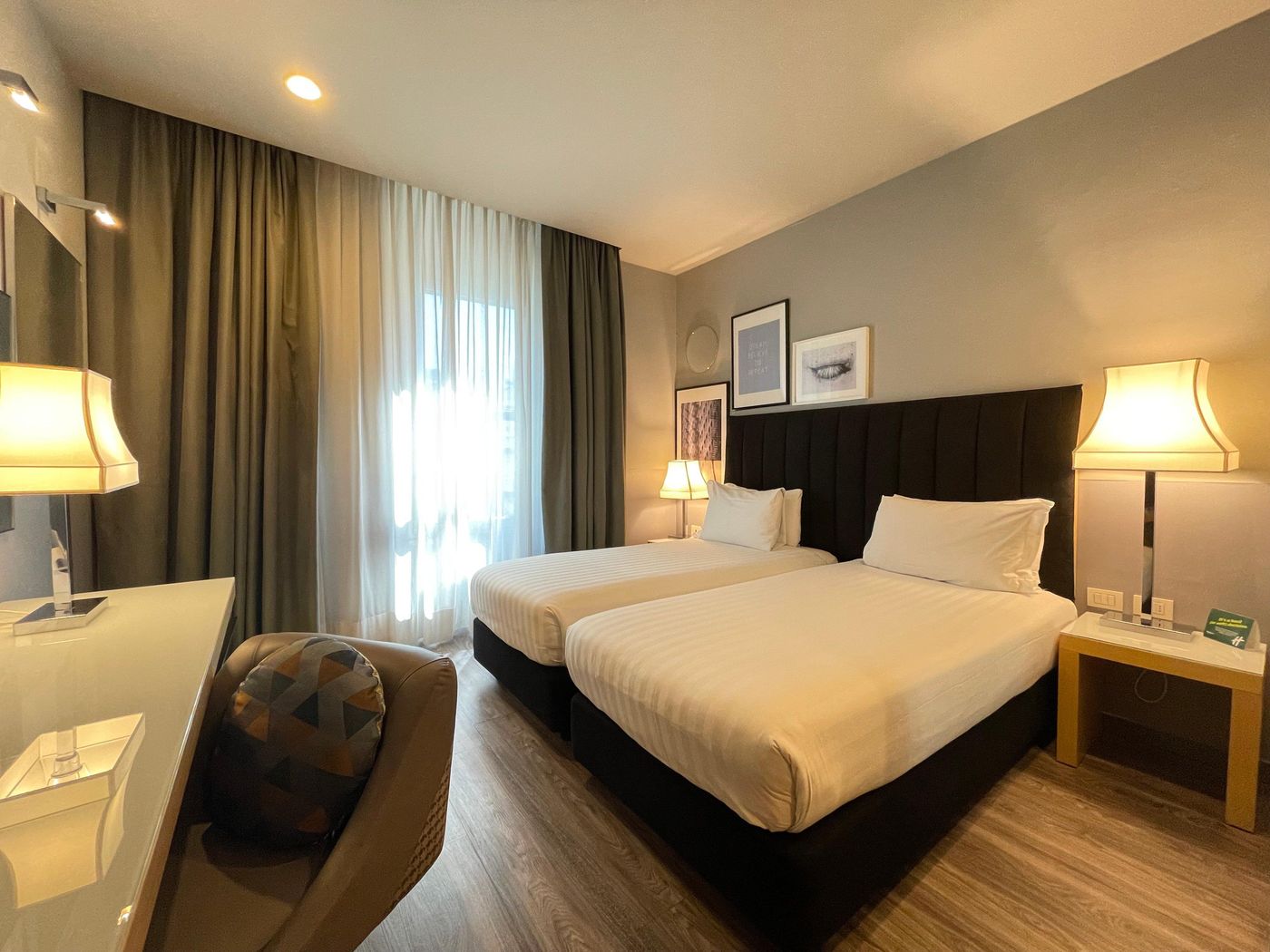 Holiday-Inn-Milan-Garibaldi-Station-Room-23